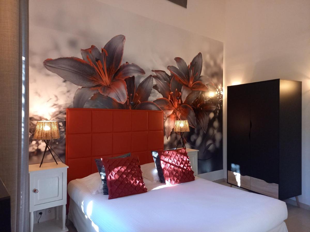 Hotel Restaurant Notre Dame Collobrières Eksteriør billede